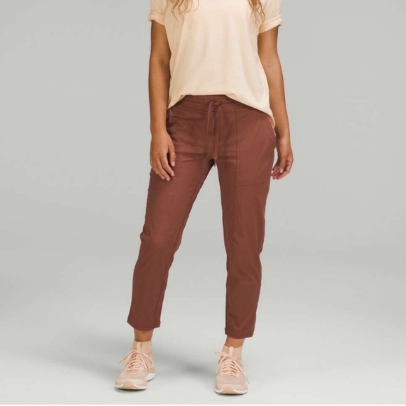 lululemon athletica Pants - Lululemon Dance Studio Mid-Rise Crop 25", Size 2